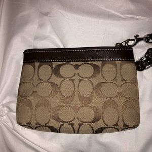 Coach Wristlet 🥰